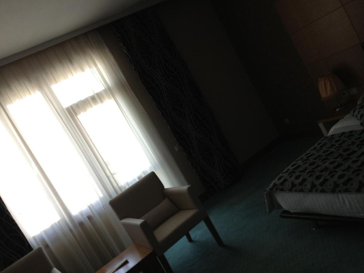 אקטאו Grand Nur Plaza Hotel מראה חיצוני תמונה