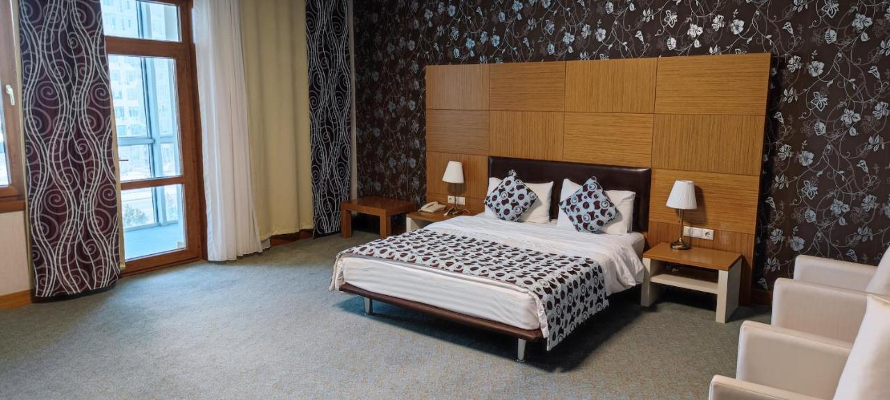 אקטאו Grand Nur Plaza Hotel מראה חיצוני תמונה