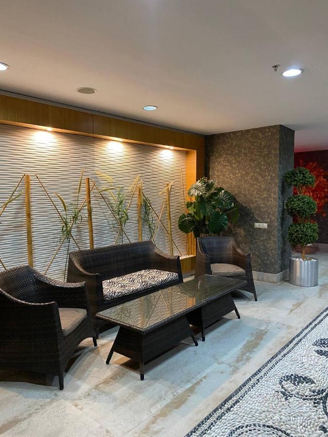 אקטאו Grand Nur Plaza Hotel מראה חיצוני תמונה