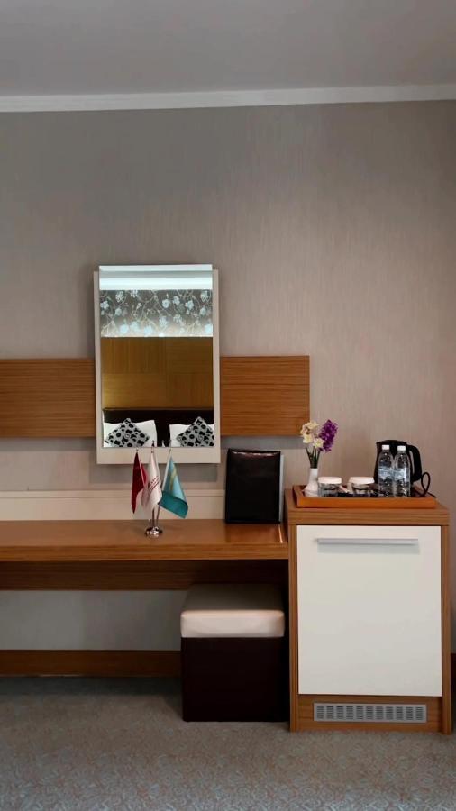 אקטאו Grand Nur Plaza Hotel מראה חיצוני תמונה