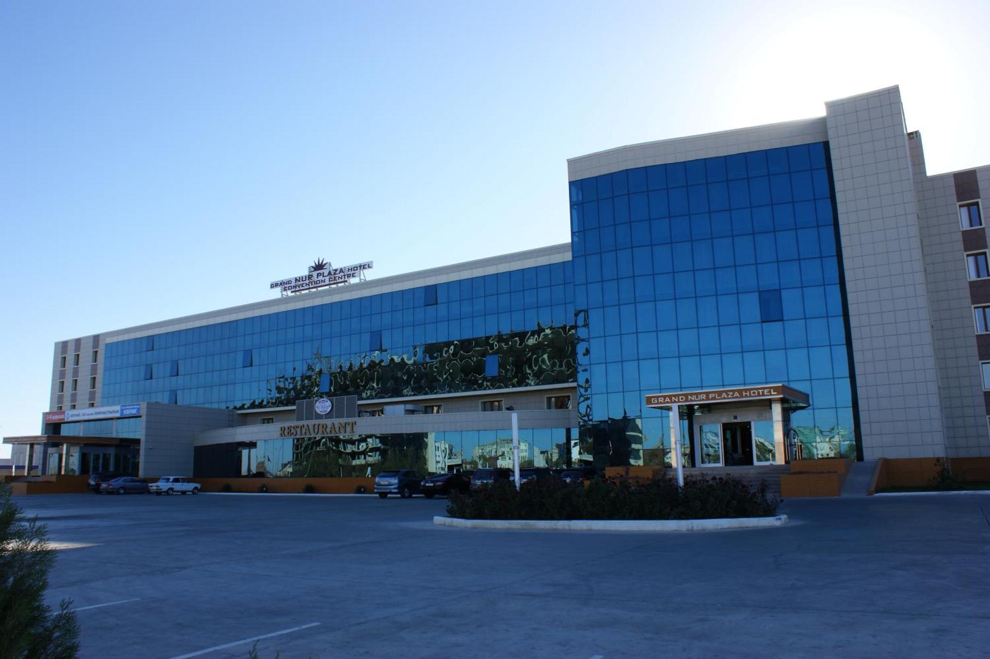 אקטאו Grand Nur Plaza Hotel מראה חיצוני תמונה