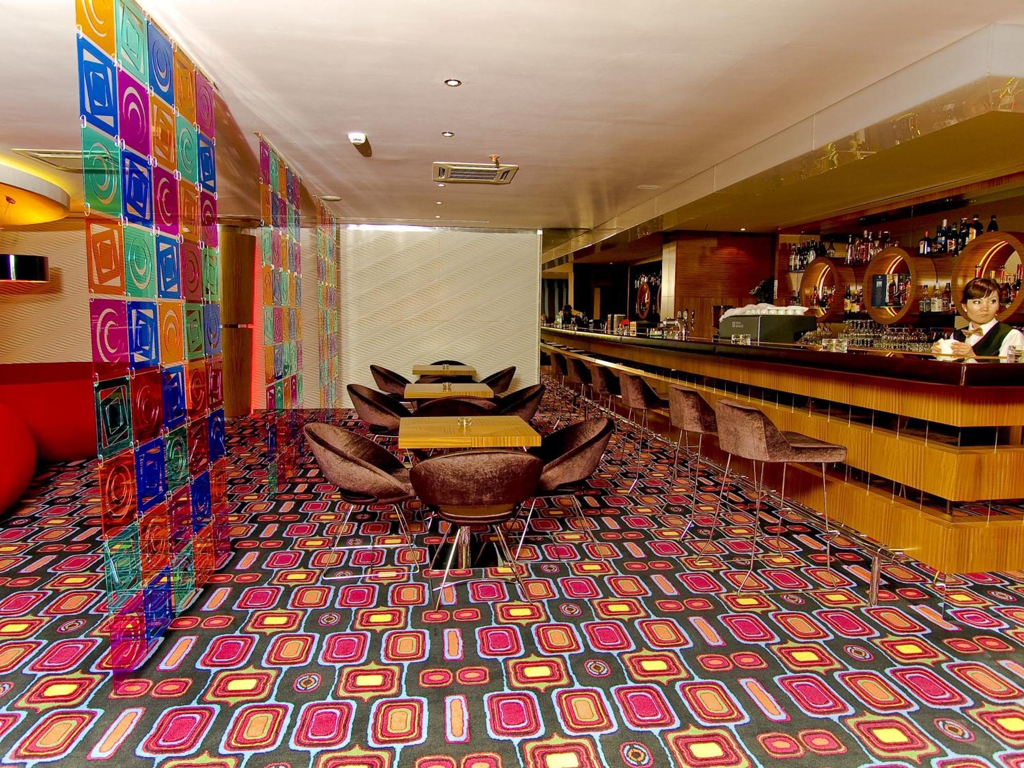 אקטאו Grand Nur Plaza Hotel מראה חיצוני תמונה