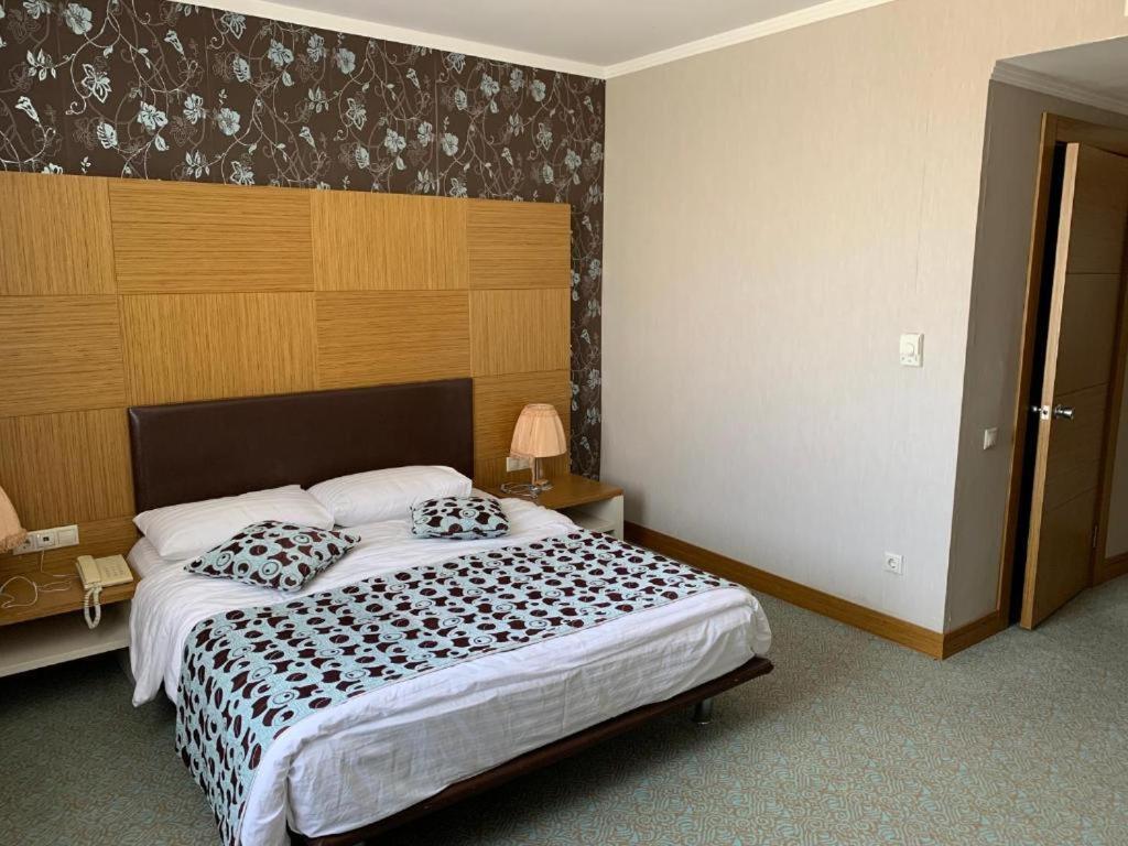אקטאו Grand Nur Plaza Hotel מראה חיצוני תמונה