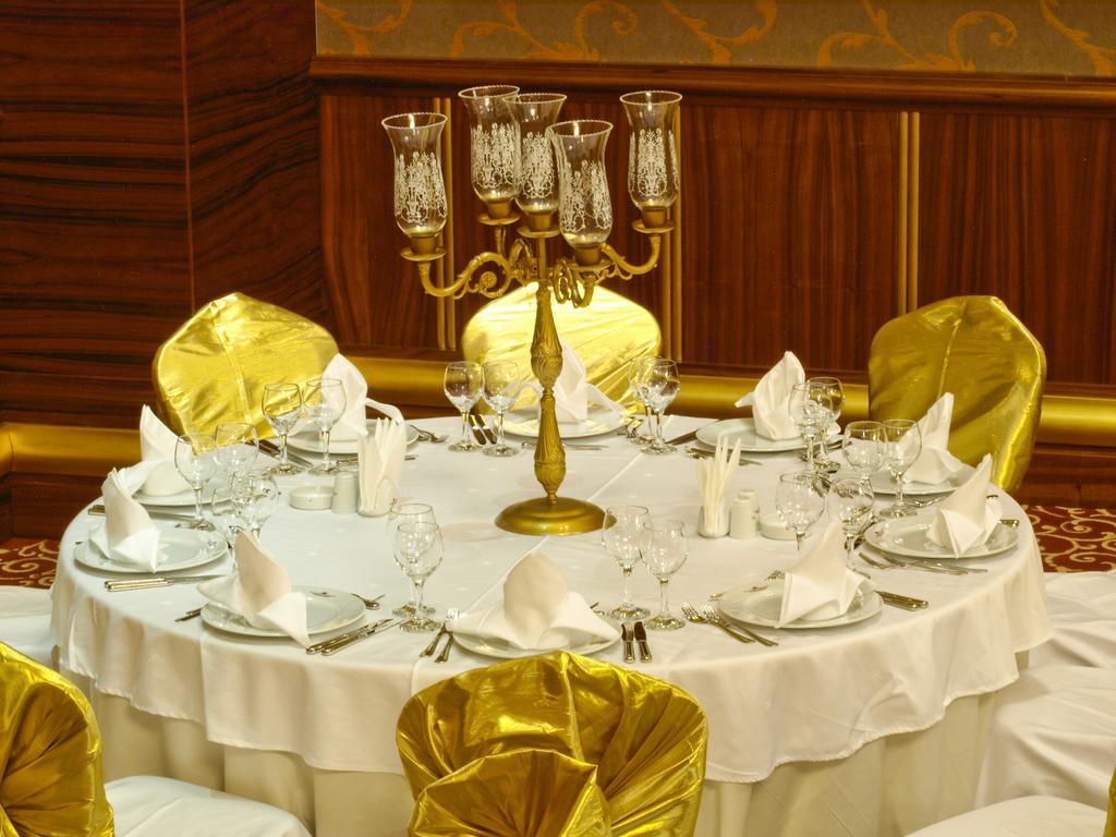 אקטאו Grand Nur Plaza Hotel מראה חיצוני תמונה